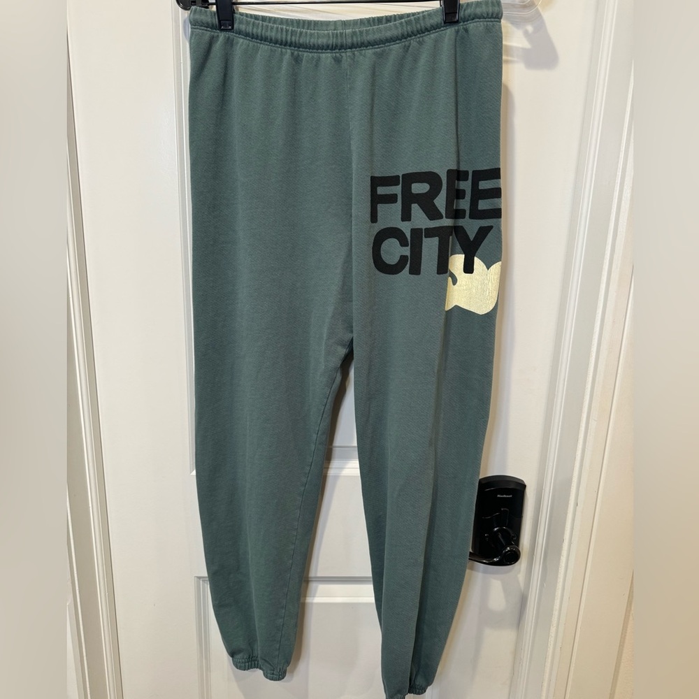 FREE CITY Small Joggers Sweatpants